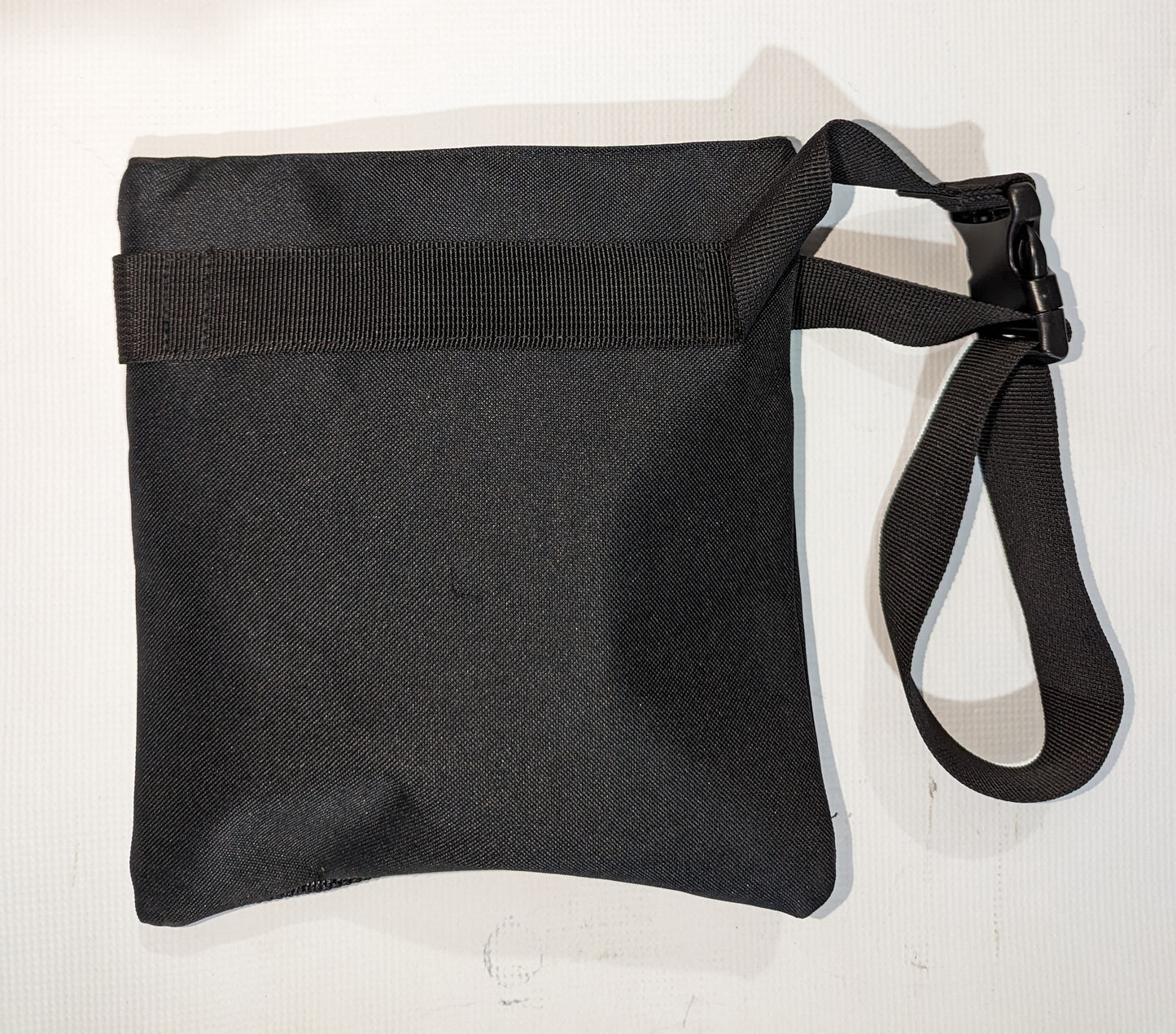 Black Beach Finds Pouch - Traditional