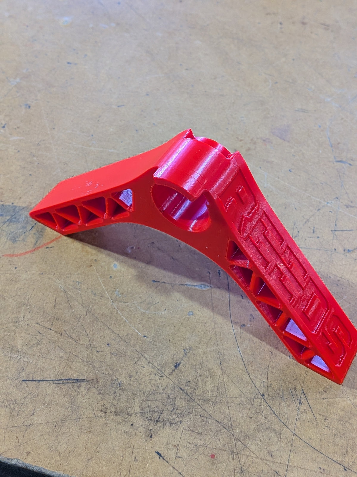 Gold Monster Stand REEDS - Red
