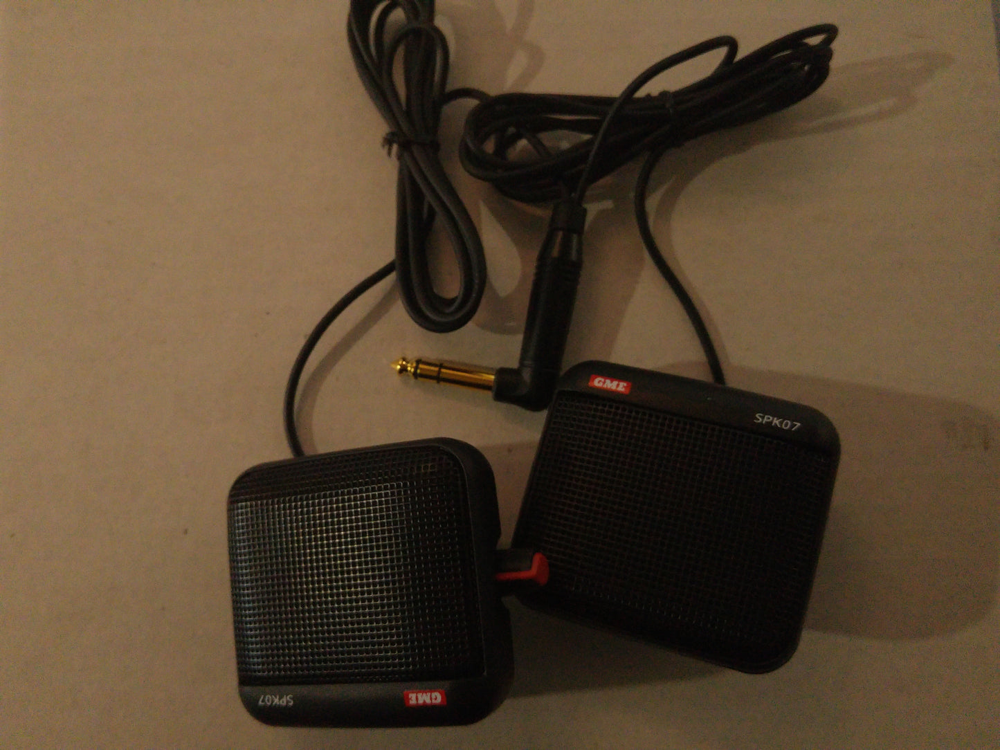 Lucky Knuckle Dual Speaker With Volume Control
