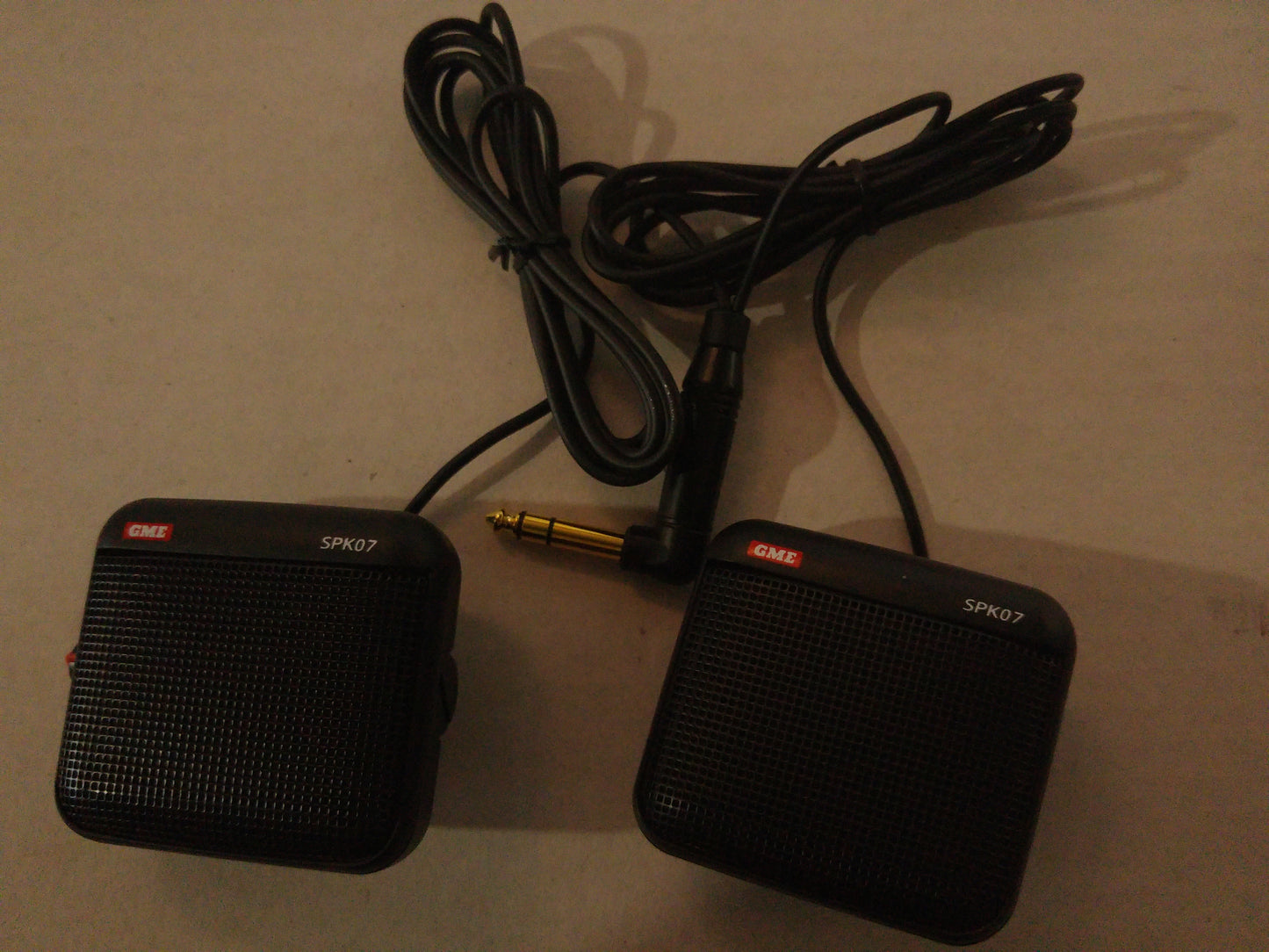 Lucky Knuckle Dual Speaker With Volume Control